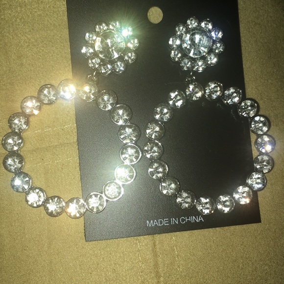 Flower Hoop Earrings. - Picture 1 of 2